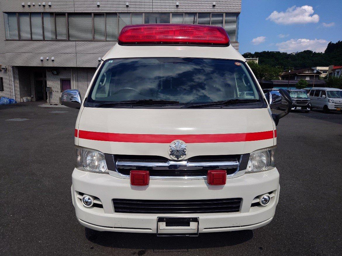 トヨタ 救急車(4WD) 平成20年9月初度登録 (スタッドレスタイヤ4本付属)