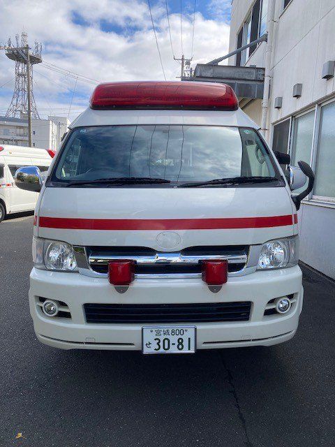 トヨタ 救急車(4WD)平成21年2月初年度登録 (スタッドレスタイヤ4本付属)