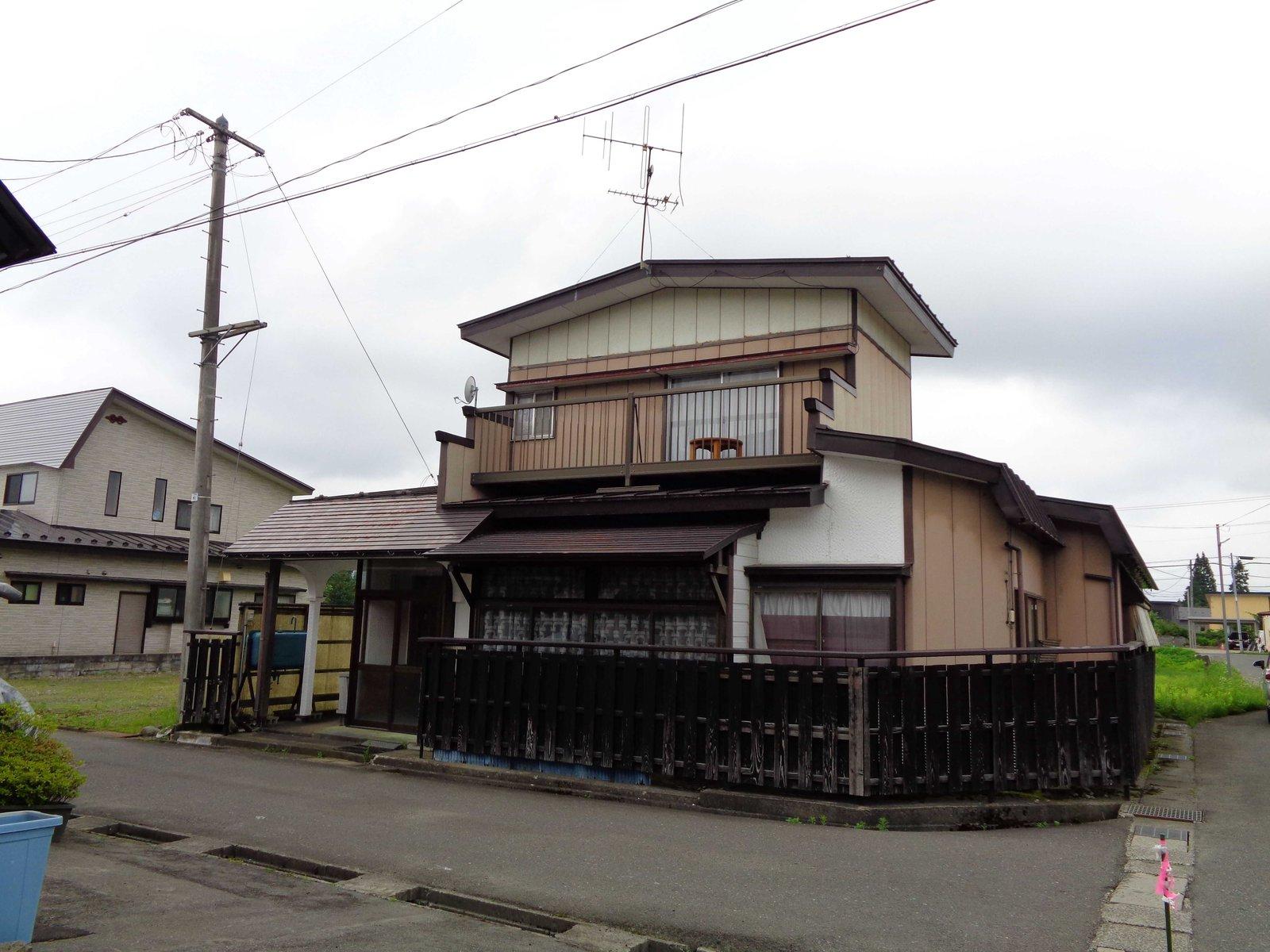 秋田県十和田錦木の土地付き建物