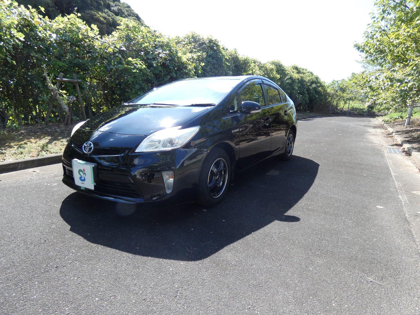 トヨタ プリウス 平成25年式 車検は令和10年7月まで (ドラレコ付き)