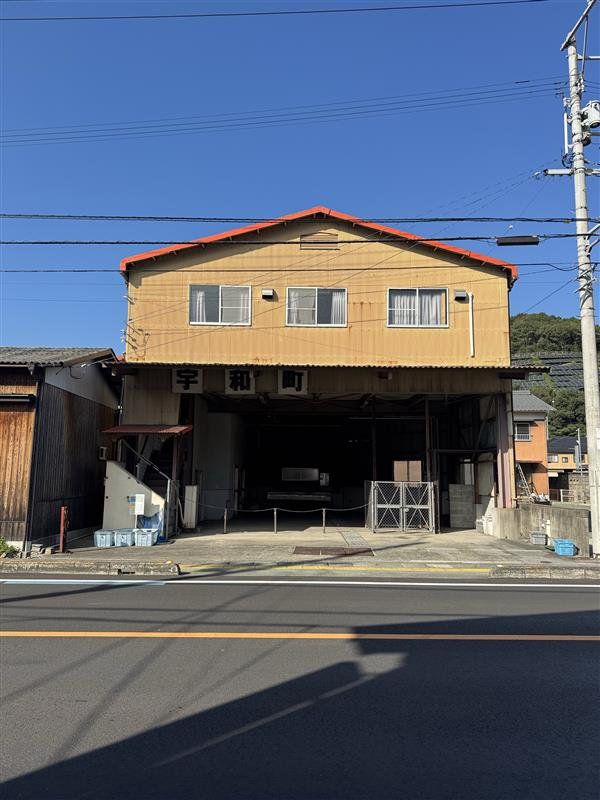 愛媛県西予市宇和町卯之町四丁目 建物付き土地