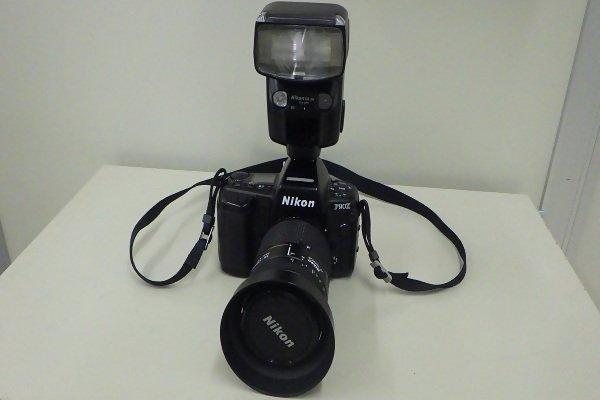 【Nikon】フィルムカメラ F90XD 単3電池駆動 バッグ・スピードライト付き
