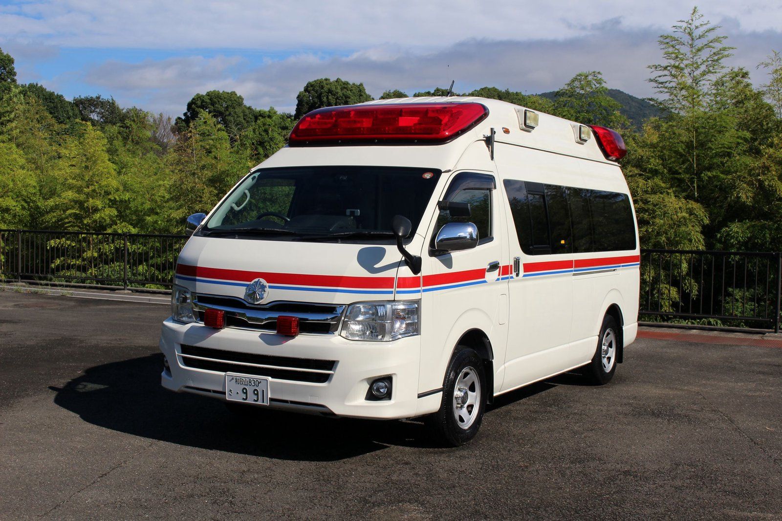 トヨタ ハイメディック(4WD) 平成23年式(車検あり)