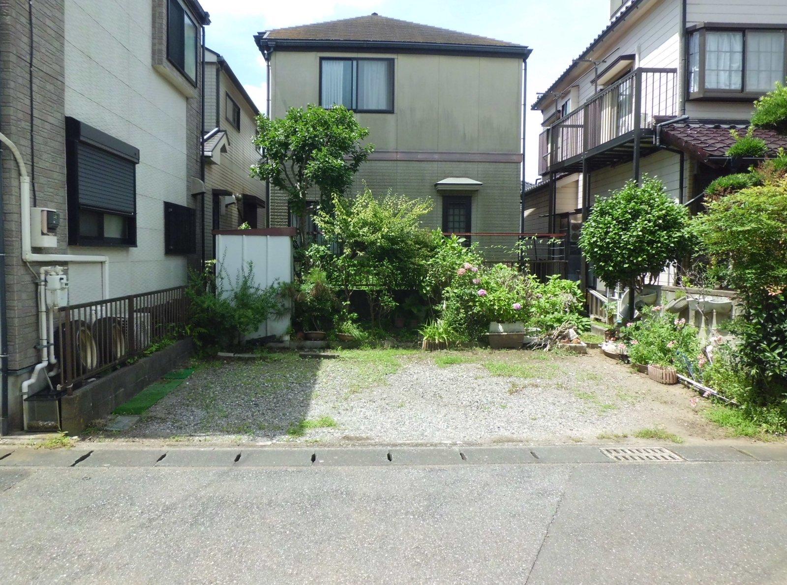 市川市奉免町の閑静な住宅街にある更地