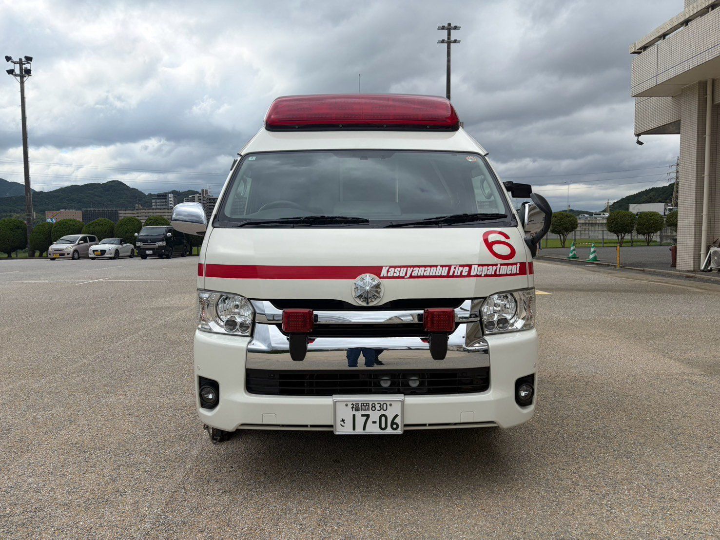 救急車 トヨタ (H29年式/CBF-TRH226S/距離18.1万キロ/高規格救急自動車)