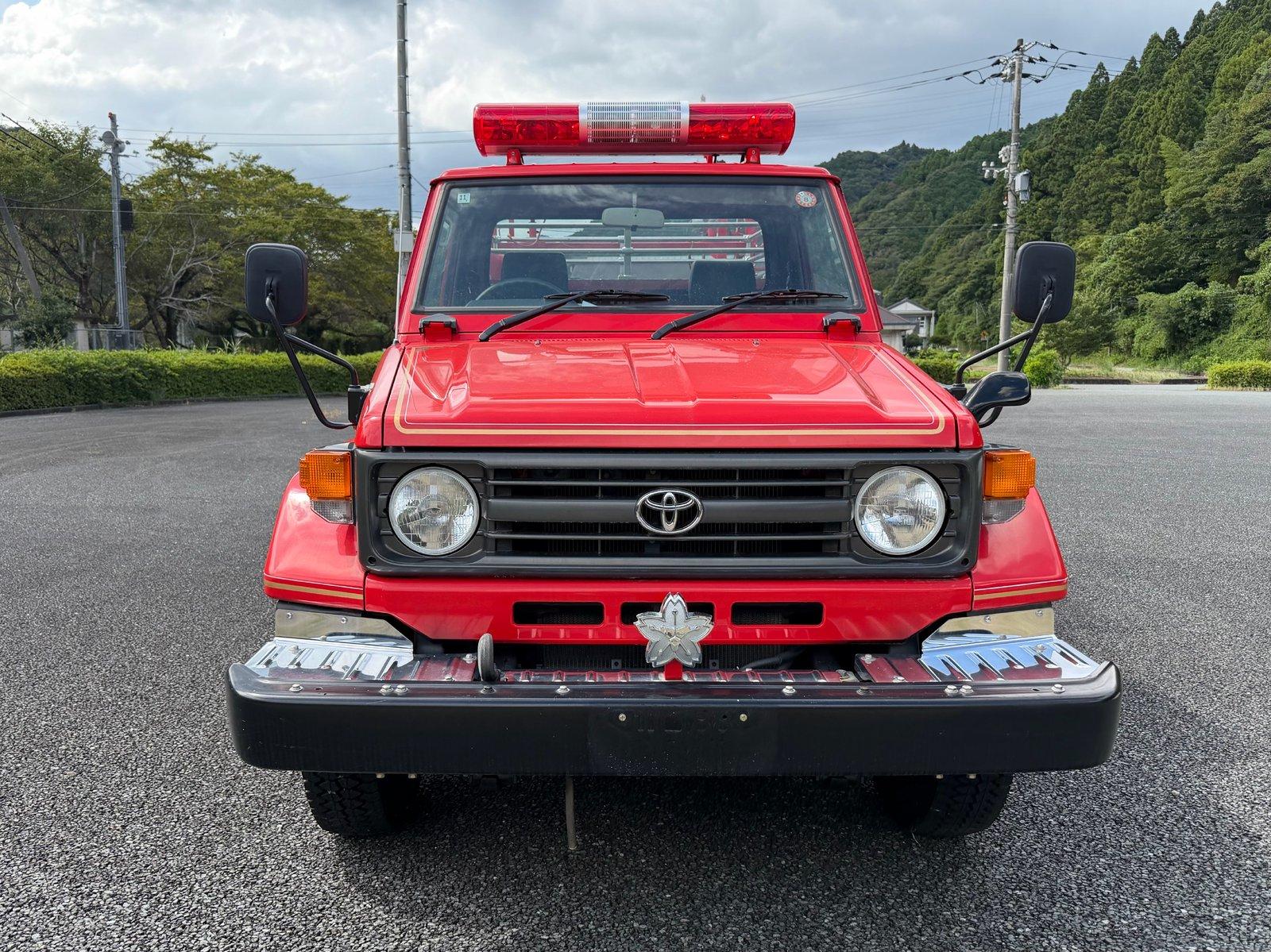 消防車(ランドクルーザ70)(トヨタ 平成9年初度登録)