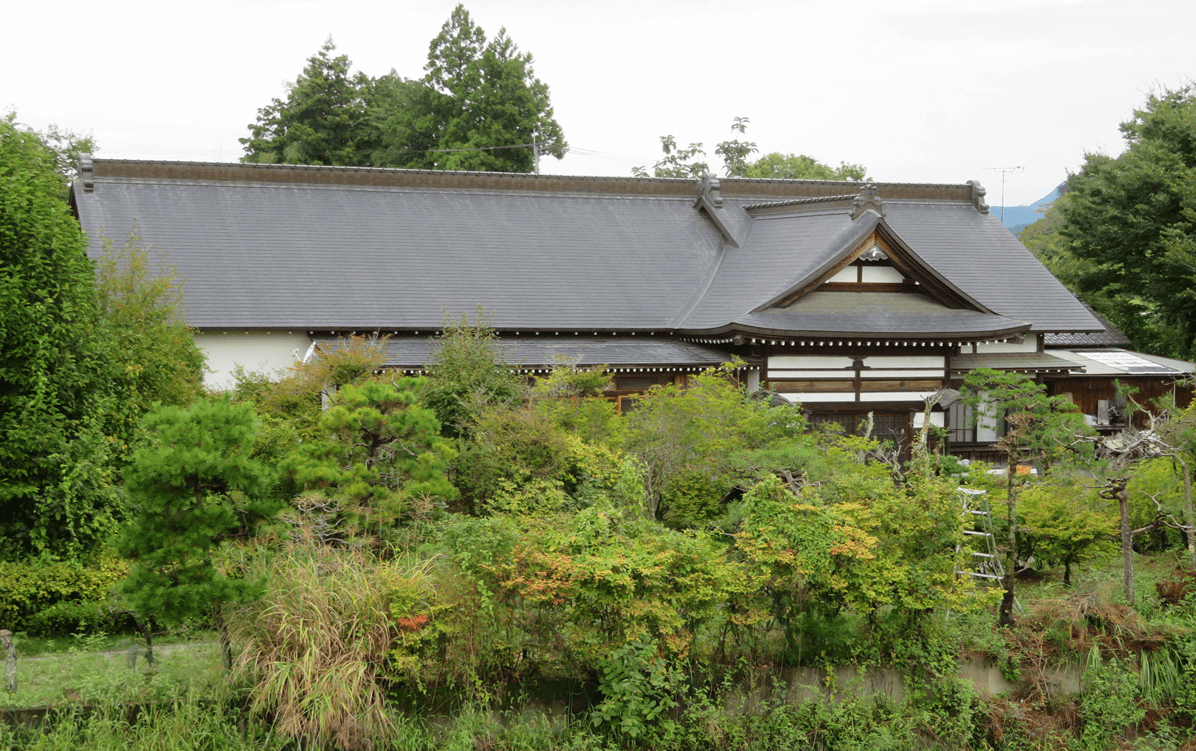 鬼怒川近くの静かな環境。土地(約400坪)付き、平成16年築の平屋建/要確認事項あり