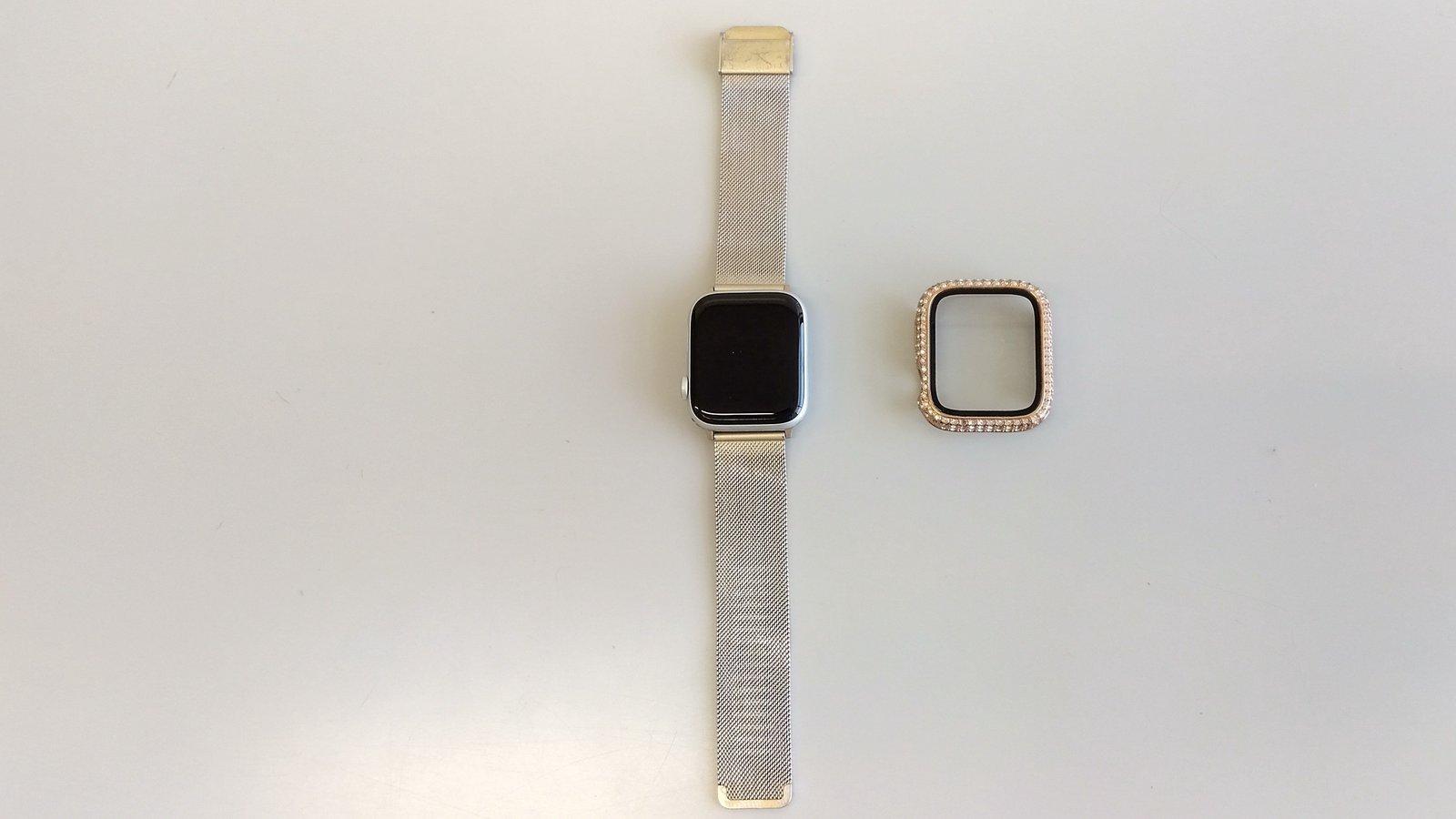 Apple Watch SE(ケース付き)
