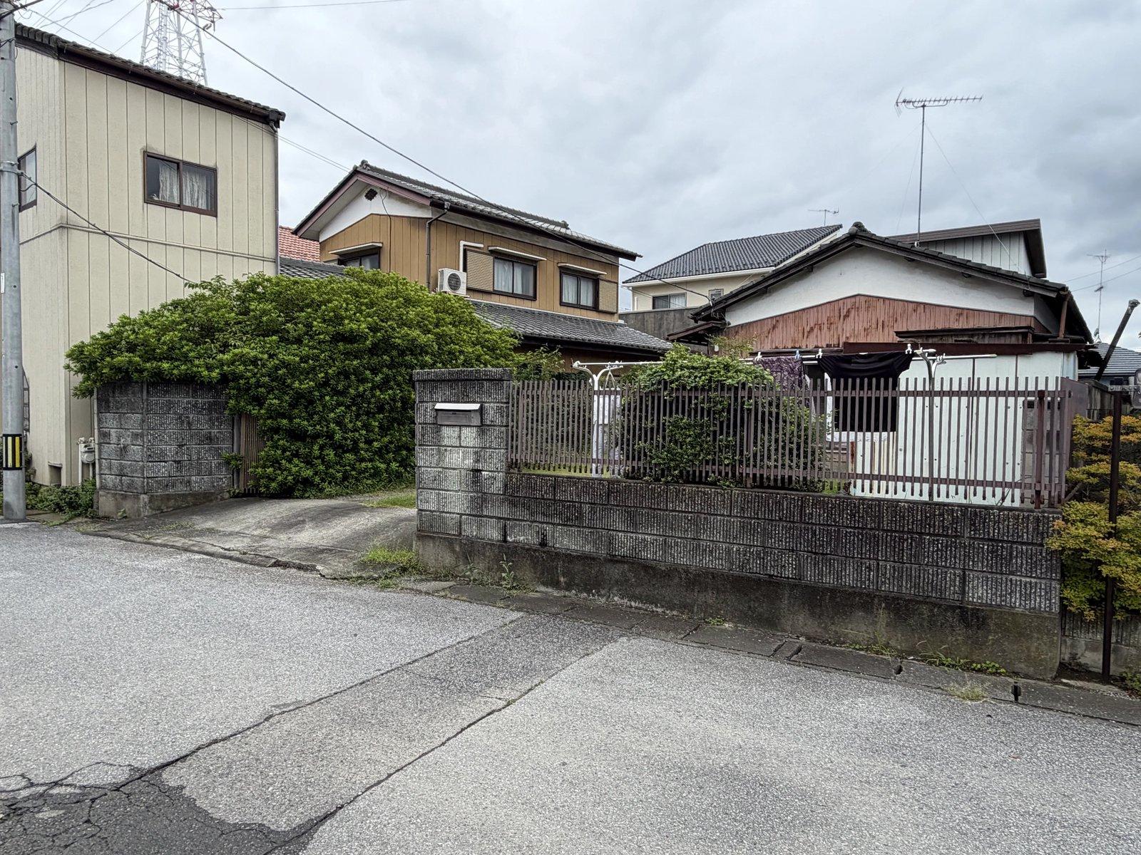栃木県足利市若草町 土地付き建物
